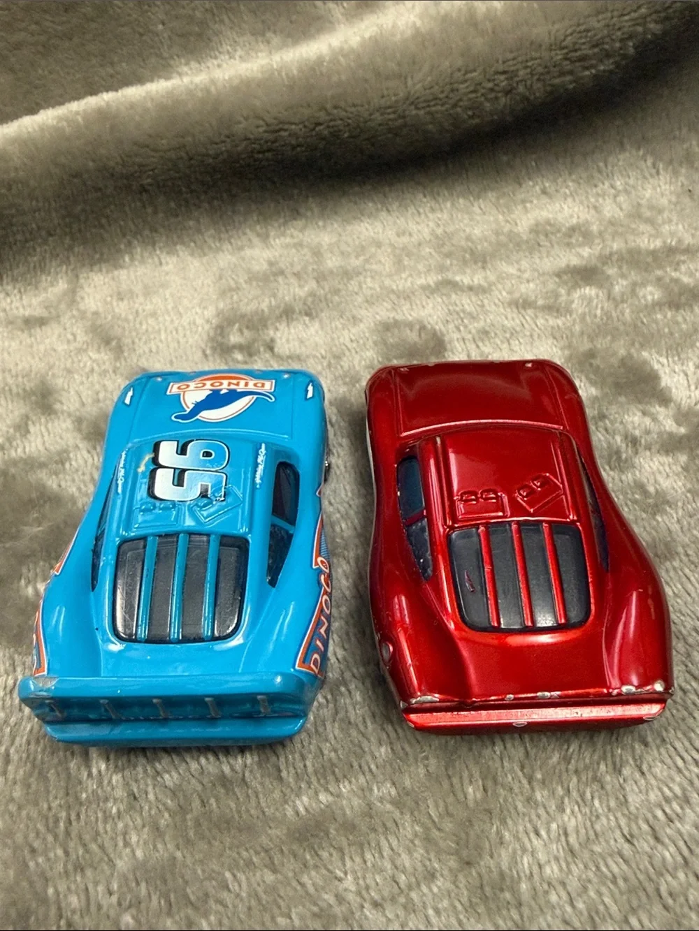 Lot Of 2 Disney Pixar Cars Dinoco Blue & Red McQueen with Twin Lenticular Eyes